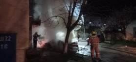 FOTO // Un BMW mistuit de flăcări la Comrat. La fața locului a intervenit un echipaj de pompieri